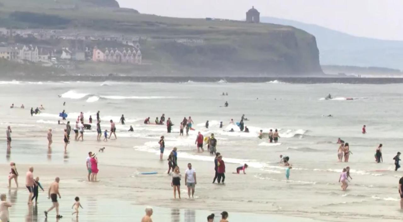 Enfield Street House Behind Portstewart Promenade With Partial Sea View From Front 3 Bed Sleeps 7别墅 外观 照片